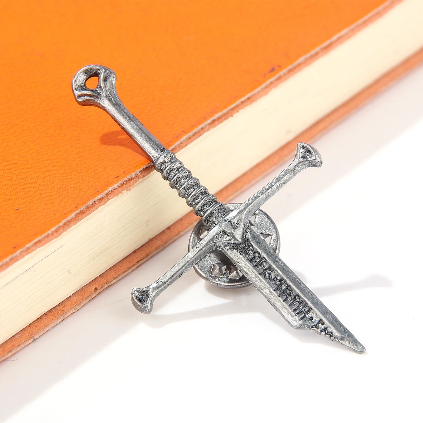 Pendentif Epée Tarsil brisée Seigneur des Anneaux !