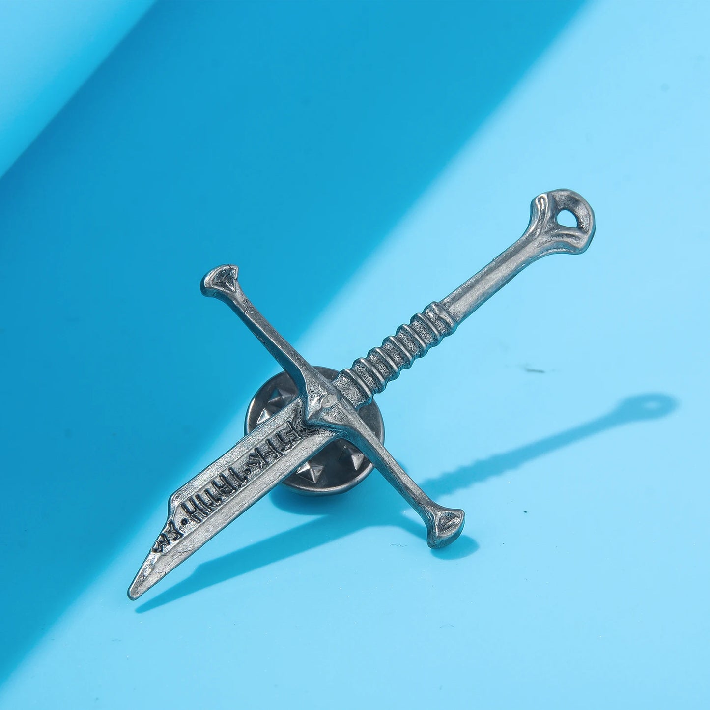 Pendentif Epée Tarsil brisée Seigneur des Anneaux !